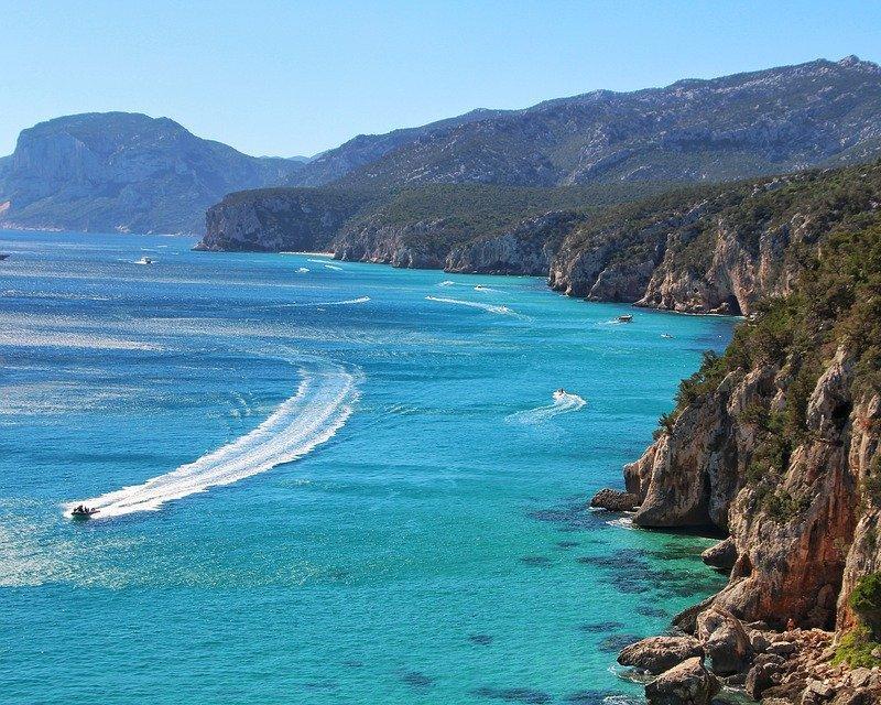 Inselhopping Sardinien & Korsika Hintergrundbild