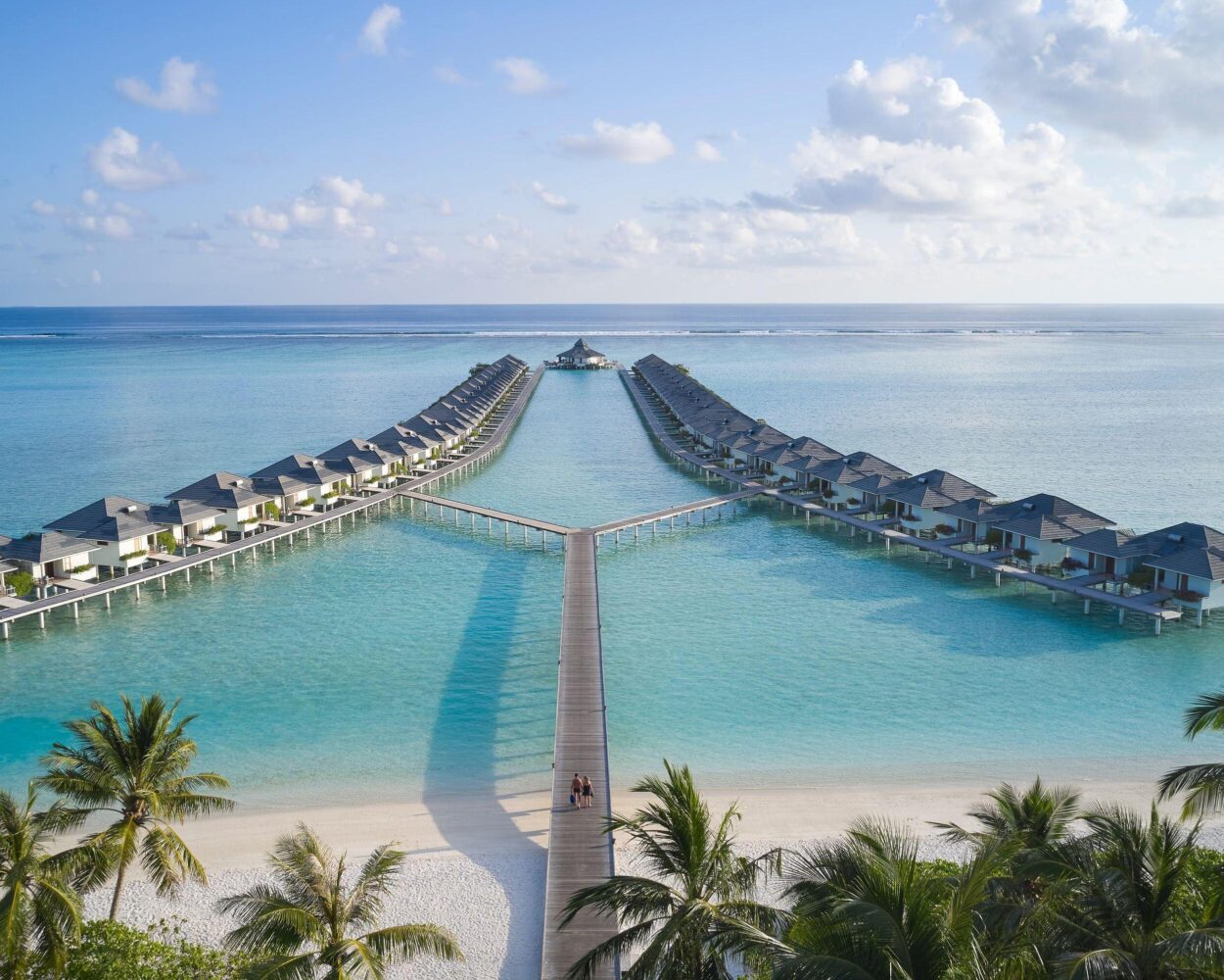 Luxus pur in Dubai & All Inclusive auf den Malediven Hintergrundbild
