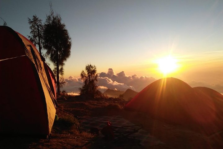 Kuala Lumpur, Jakarta, Kurztour "Senaru Kraterrand Trekking" & Baden Lombok Hintergrundbild