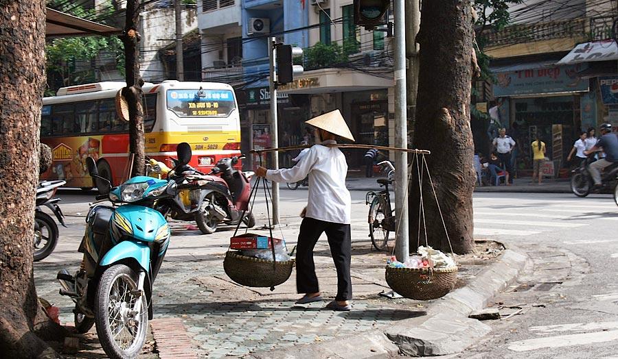 Vietnam: Berge, Buchten, Meer & Kultur - Hanoi, Sa Pa, Halong, Saigon, Mekong Delta Hintergrundbild