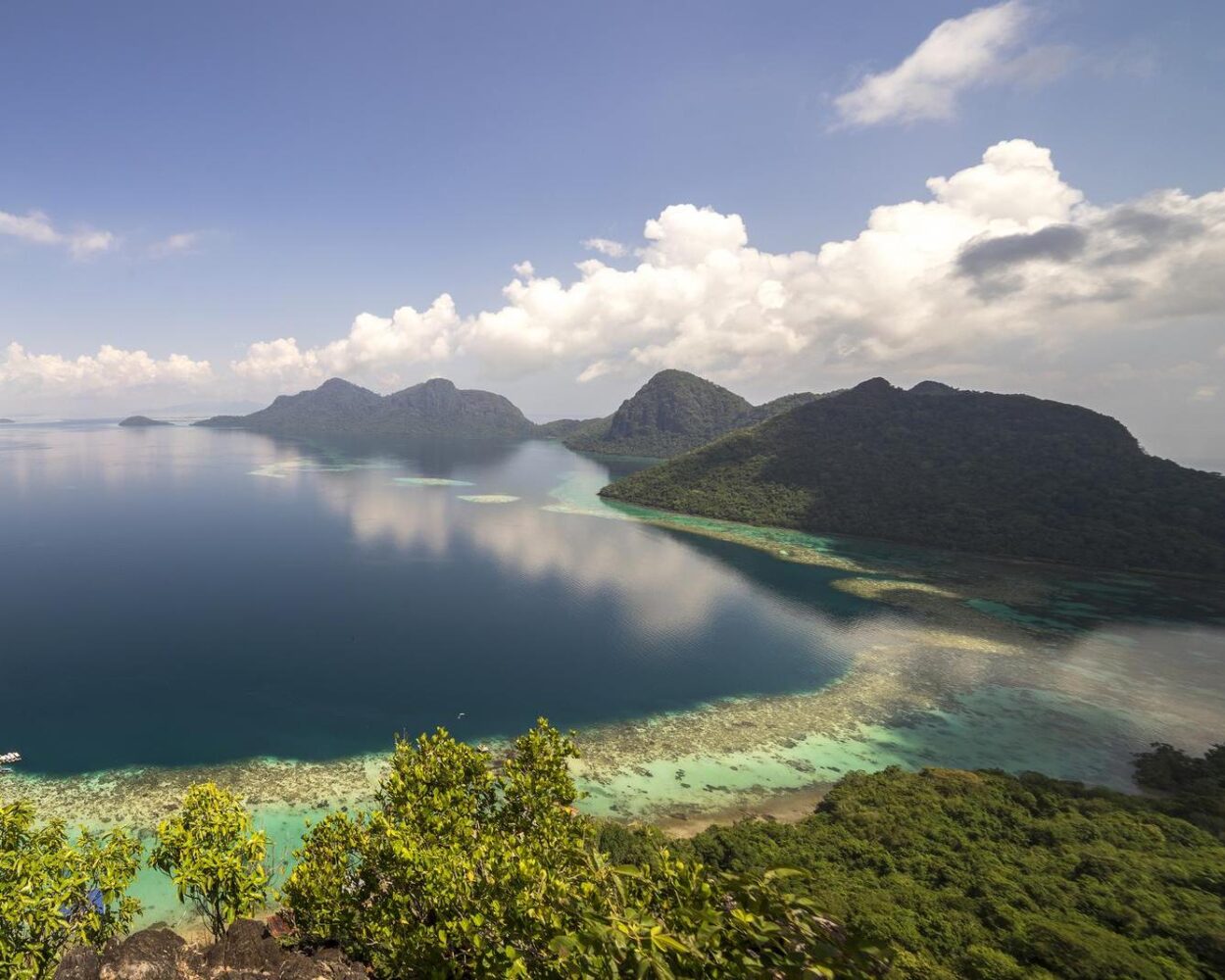 Kuala Lumpur und Borneo mit Sandakan & Baden in Sabah Hintergrundbild