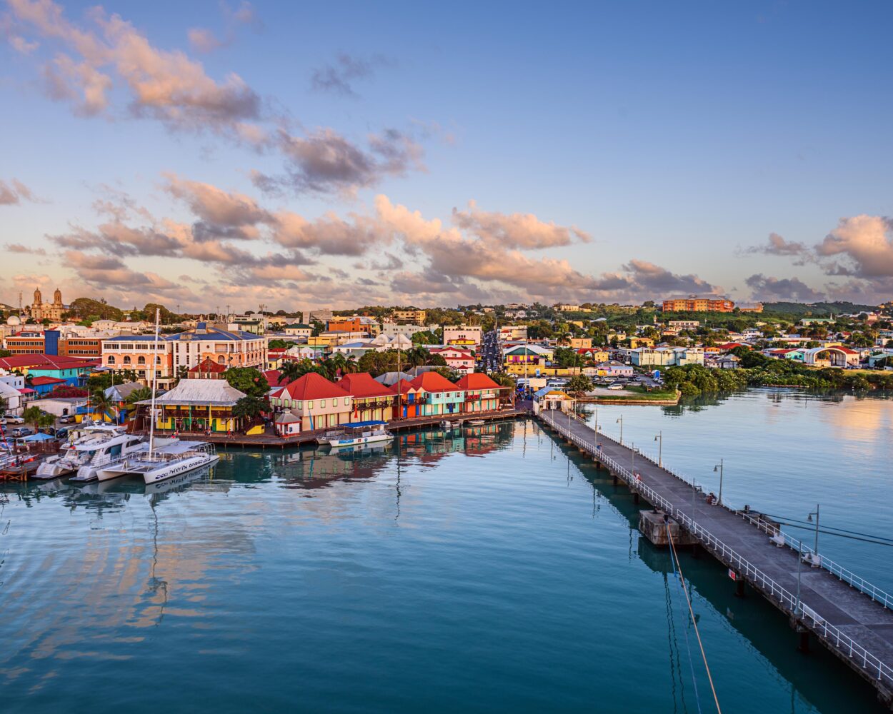 Miami & Baden auf Antigua Hintergrundbild