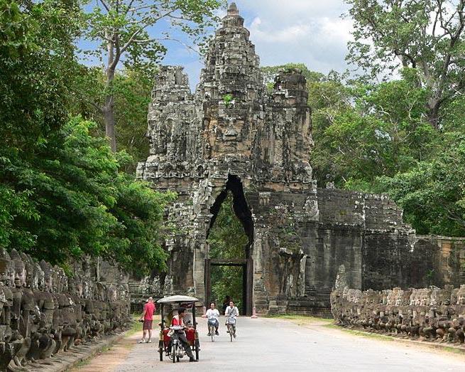 Privatrundreise "Klassisches Kambodscha" & Baden auf Koh Rong Hintergrundbild