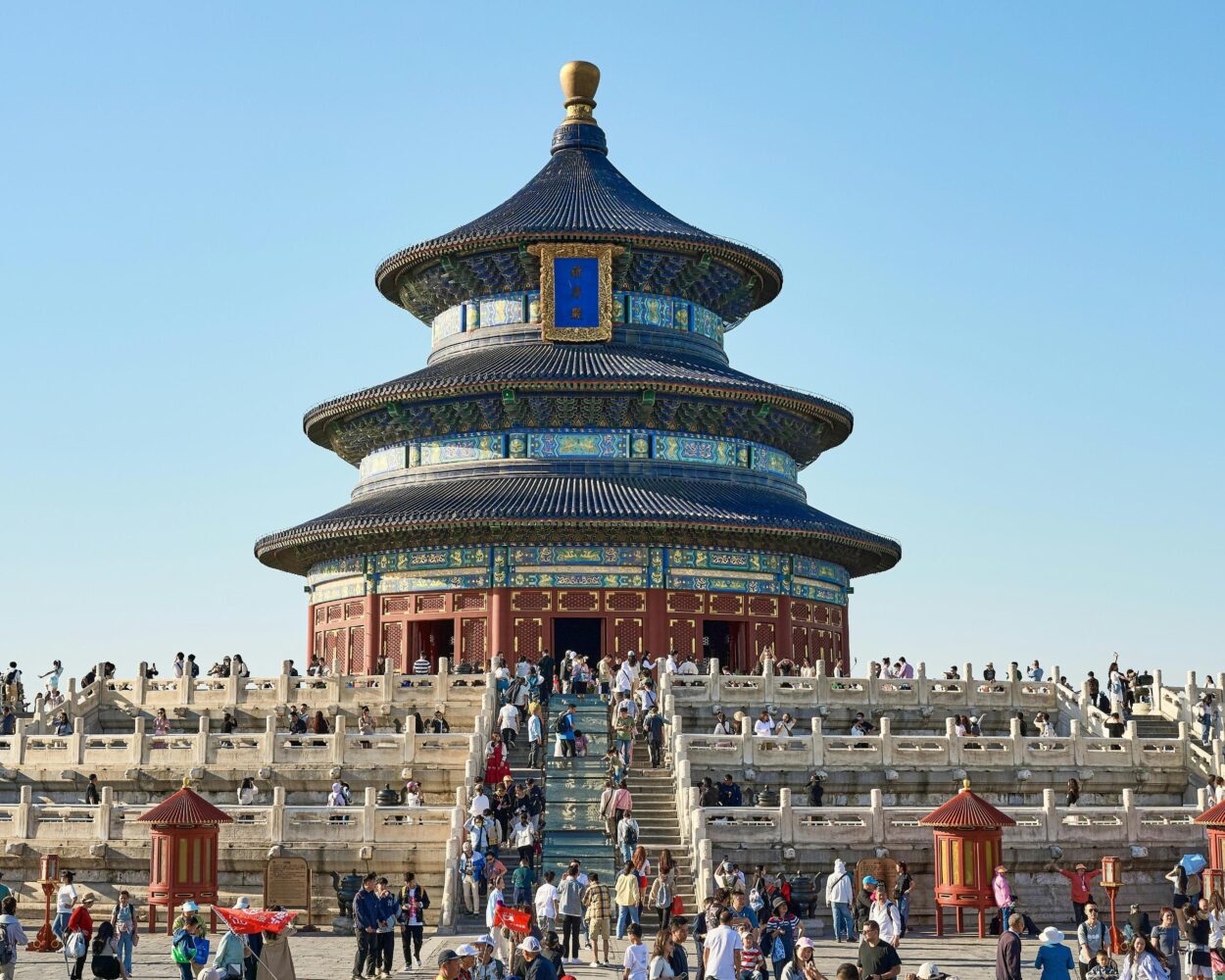 China kompakt: Auf Kurztouren Peking (inkl. Chinesische Mauer) und Shanghai entdecken & Baden in Sanya Hintergrundbild