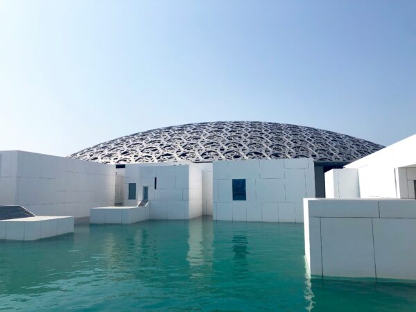 Inselträume & Wüstenzauber: Al Saadiyat inkl. Louvre Museum, Qasr Al Sarab & Sir Bani Yas Island