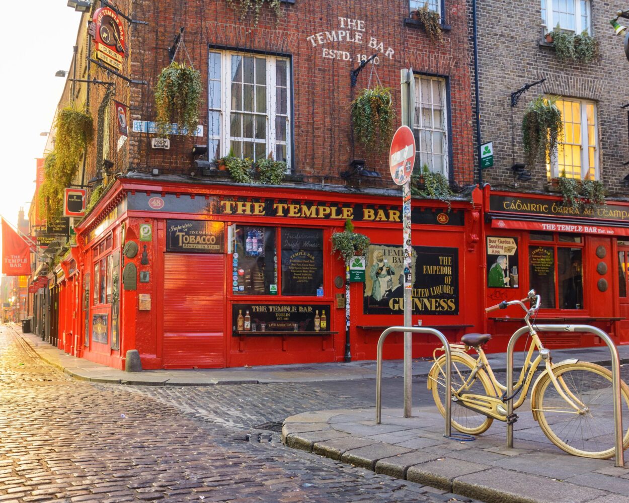 Mietwagenrundreise Irland inkl. Guiness und Whiskey Tour Hintergrundbild